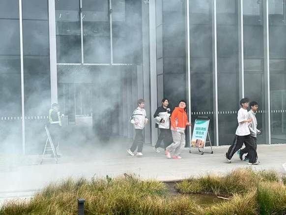 756afc083d4d94475d94fbe8439e9854